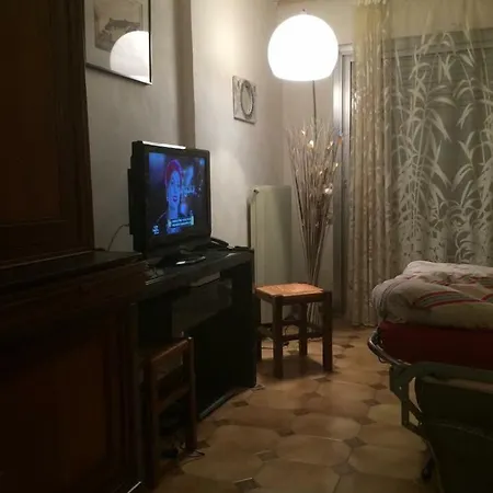 Au Bellingham Apartment